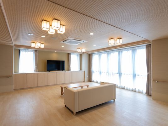自然光が差し込むリビング