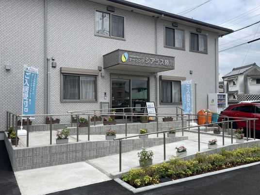 安全な出入口の建物外観
