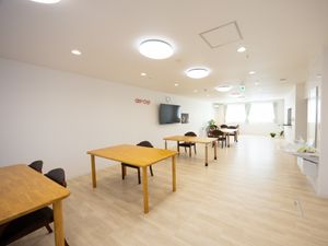 温かな雰囲気の広間