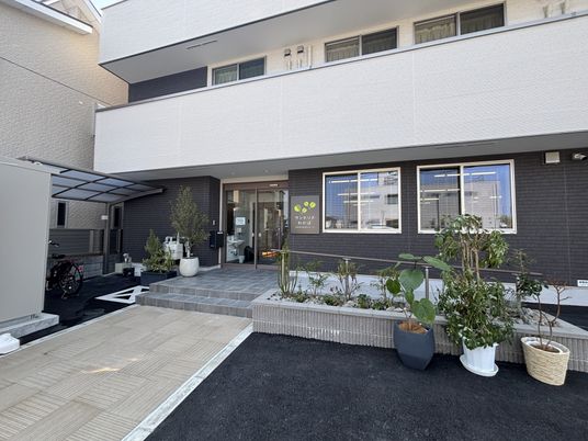 温かみのある建物外観