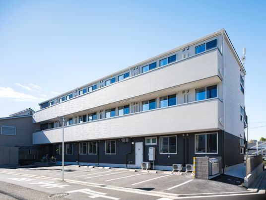三階建ての建物