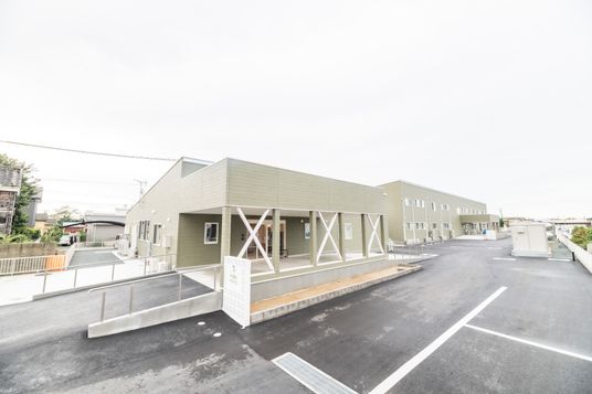 近代的な建物の外観