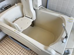安全に配慮した浴槽