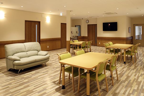 広々としたラウンジ