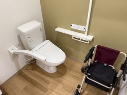 車椅子対応のトイレ