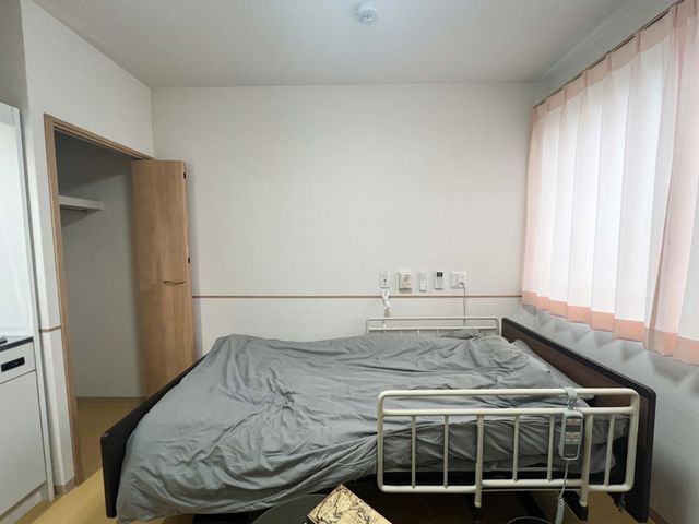 シンプルな寝室
