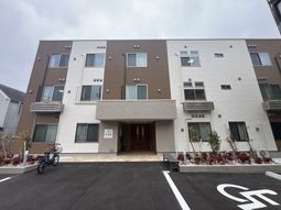 三階建ての建物