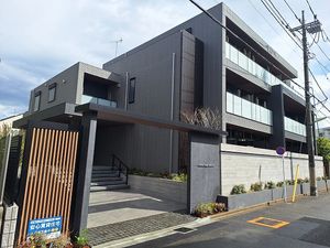 モダンな建物の外観