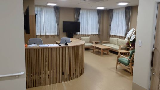 落ち着いた雰囲気のラウンジ