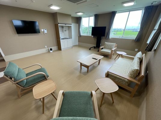 明るいリビング空間