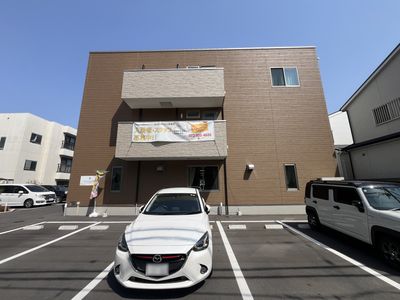 現地の建物外観