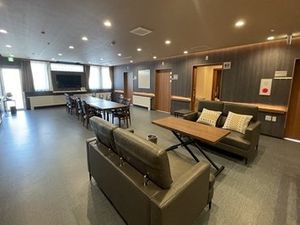 広い共有リビング  