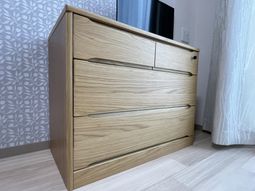 チェストとテレビ