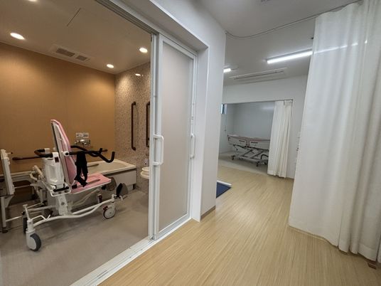 介助用設備のある浴室