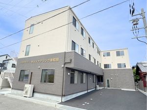 三階建ての外観