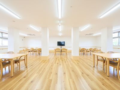 自然光が入る食堂