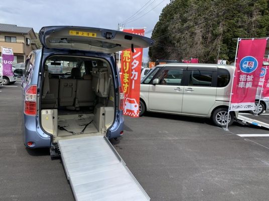 福祉車両の展示場  