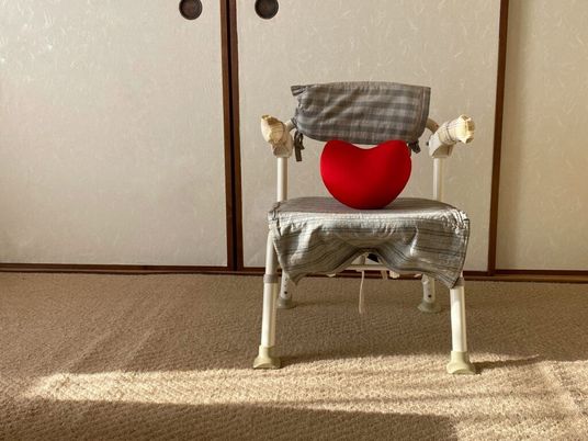 座布団のある和室  
