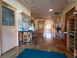 温かな雰囲気の廊下