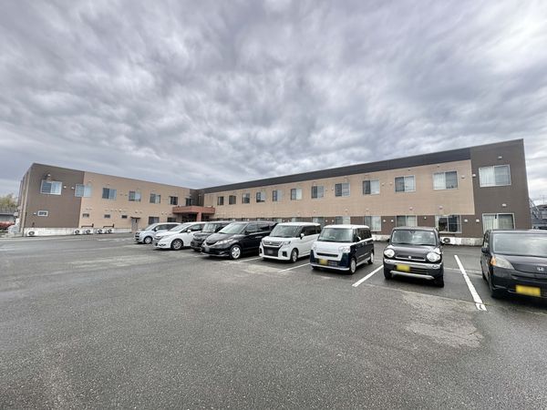 駐車場付きの建物