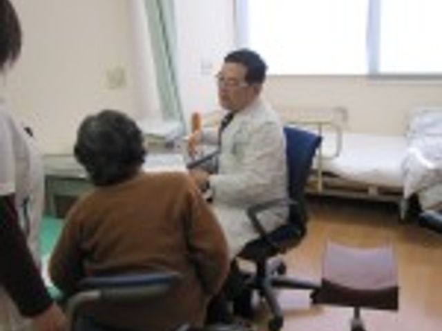 自然光が入る居室 居室 窓から差し込む自然光が心地よい空間です。専門スタッフが丁寧に対応しています。