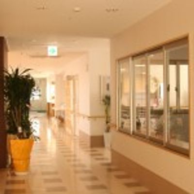 明るく広い廊下