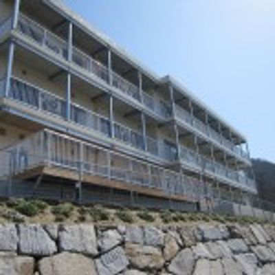 複数階の建物外観