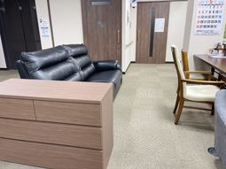 ソファーがある休憩室