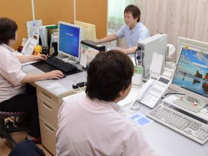 職員が集う事務所