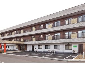 三階建ての外観  