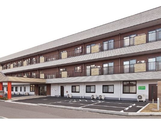 三階建ての外観  