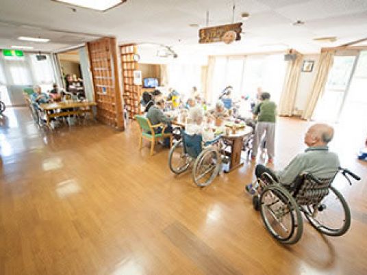 開放的な食堂