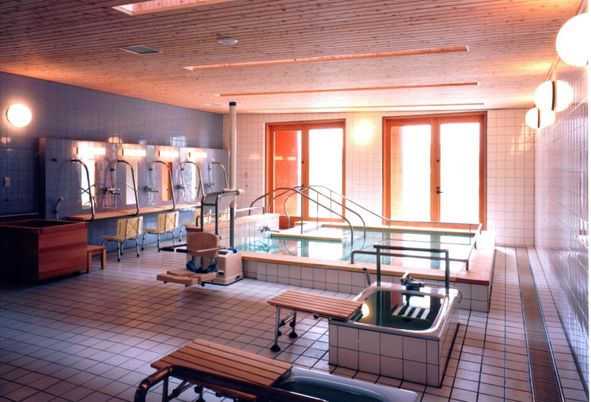 明るい浴室の空間