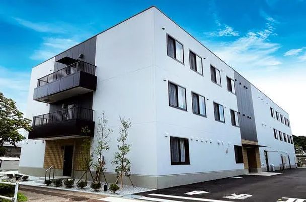 新しい建物の外観