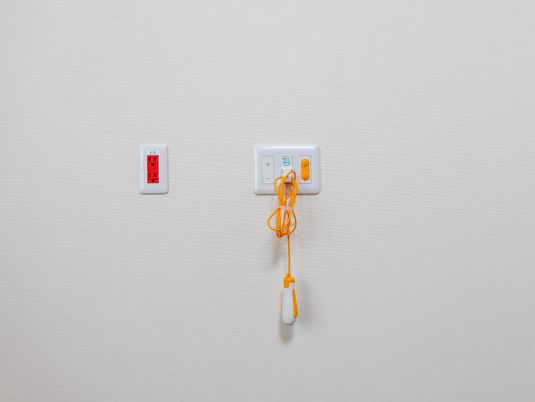 壁面の電源まわり  