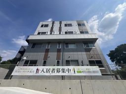 落ち着いた雰囲気の外観