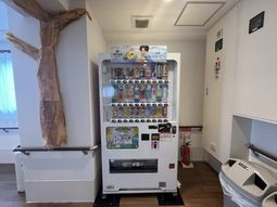 廊下の自動販売機  