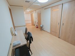 清潔で明るい廊下