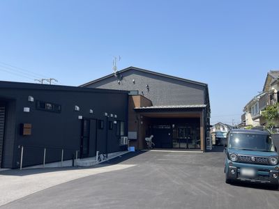 広く整備された外観