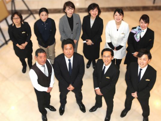 スタッフの集合写真