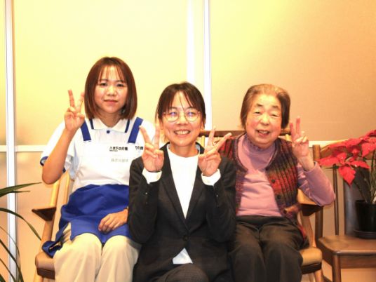 元気なスタッフと利用者