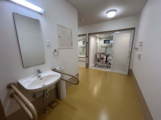 介助に配慮した洗面台