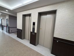 エレベーター前の廊下