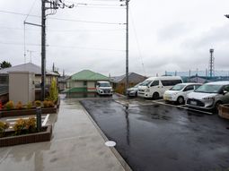 駐車場の外観
