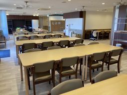 広々とした食堂
