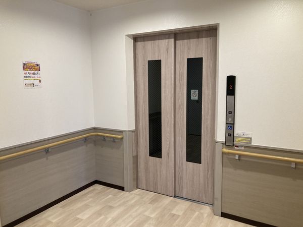 清潔なエレベーター