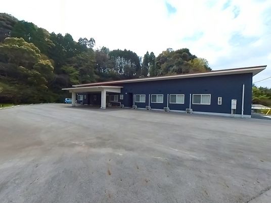 広がる平屋の外観