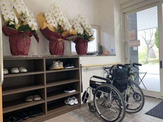 車椅子置き場と靴棚