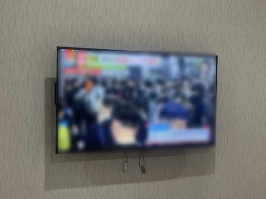 壁掛けテレビのある部屋