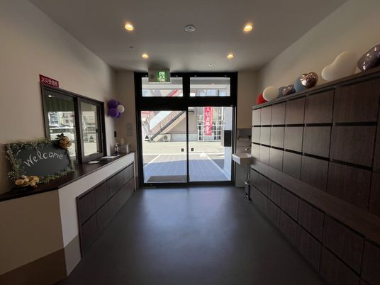 明るいエントランス